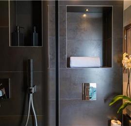 Luxury 5-Bedroom Villa with Sea-Views and Infinity Pool near Dubrovnik – Sleeps 10